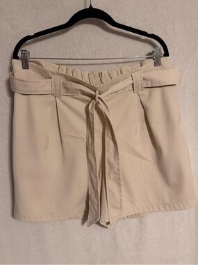 Max Studio High-Waist Tie Belt Shorts in Cream